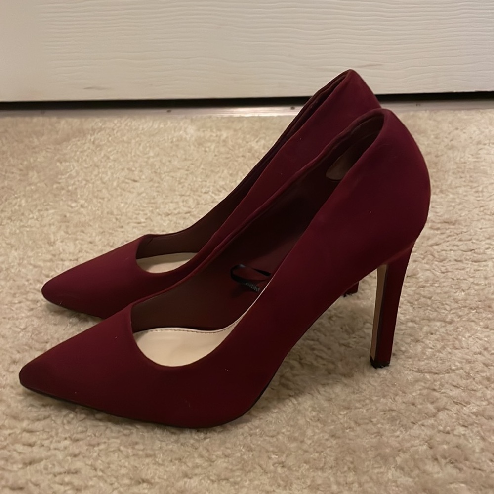 Red heels - Picture 2 of 4